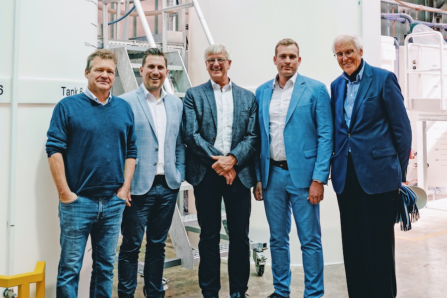 From left to right: Stefan Radlmayr (PNW, CEO); Philipp Ebbinghaus (Sandler AG, future CEO);<br />
Dr. Ulrich Hornfeck (Sandler AG, Board Member & CCO); Dr. Manuel Clauss (PNW, COO); Dr. Ulrich Scheufelen (PNW, Senior Consultant)