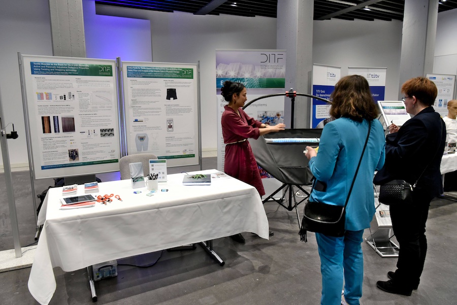 Smart textiles you can actually touch: the lectures were complemented by an exhibition. © 2025 Photo: DITF