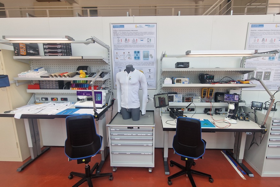 The Smart Jacket is being developed in this workshop at DICE © 2026 ITA