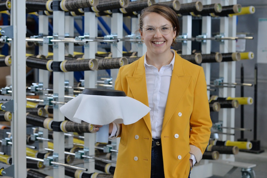 ITA postdoc Dr Leonie Beek is revolutionising oil filtration with a bionic textile © Andreas Schmitter