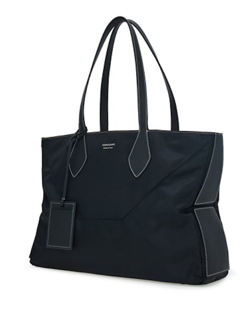 Nova: a bag symbolizing circular and responsible fashion © 2025 RadiciGroup