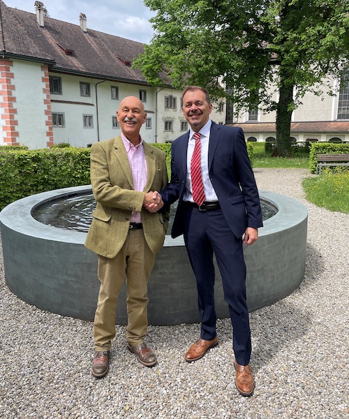 Former president Ernesto Maurer and newly elected president Davide Maccabruni © 2025 Swissmem