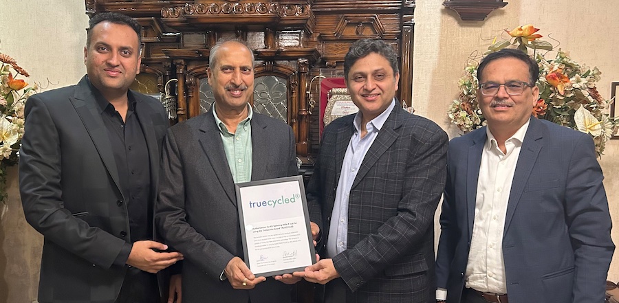 KS Spinning Mills (based in Panipat): Specializing in cotton and poly-cotton blended yarns with a capacity of 36 tons per day, this company produces a wide range of recycled open-end yarns from Ne 1 to Ne 40. For cotton yarn, the company uses 100 percent raw materials from pre-consumer waste. Poly-cotton blended yarns are produced with a blend of up to 20 percent recycled polyester and up to 80 percent pre-consumer waste © 2025 Trützschler