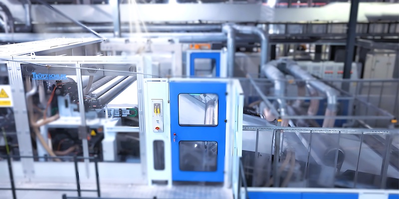 Trützschler Nonwovens’ ATB technology is the world’s only industrial-scale solution for<br />
processing 0.6 denier ultra-fine bicomponent fibers. © 2025 Trützschler