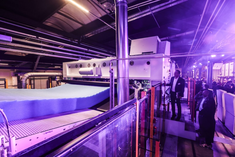 From lightweight to blue heavyweight web – T-SUPREMA can produce them all © 2024 Trützschler Nonwovens