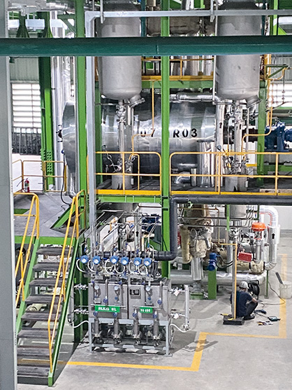 The actual mechanical recycling, including polycondensation, takes place in the OBHE homogenizer. The technology creates a high surface area and, together with the precisely defined residence time, provides more options for influencing the melt.