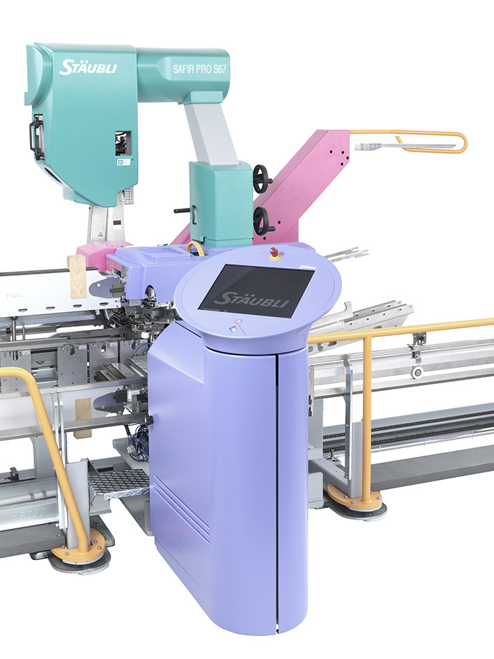 (c) 2024 Stäubli - SAFIR PRO S67 automatic drawing-in machine for high speed processing of quality warps
